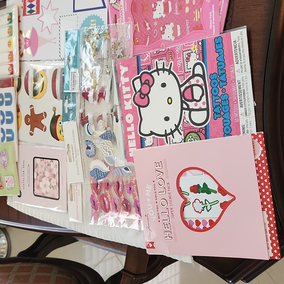 Stickers & Labels - Picture 3 of 9